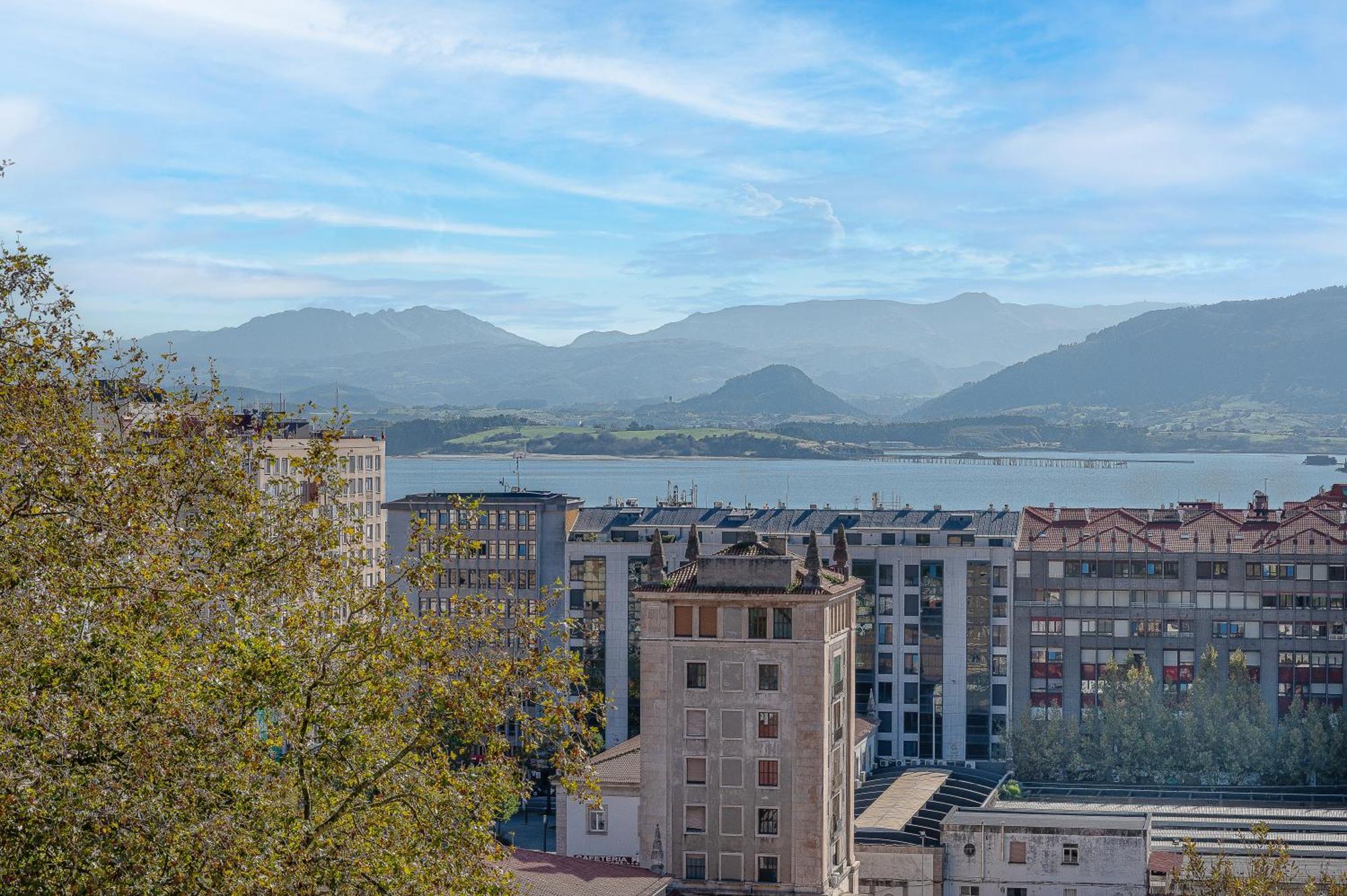 Apartamento En El Corazon De La Ciudad Junto A Las Estaciones Santander Exteriör bild